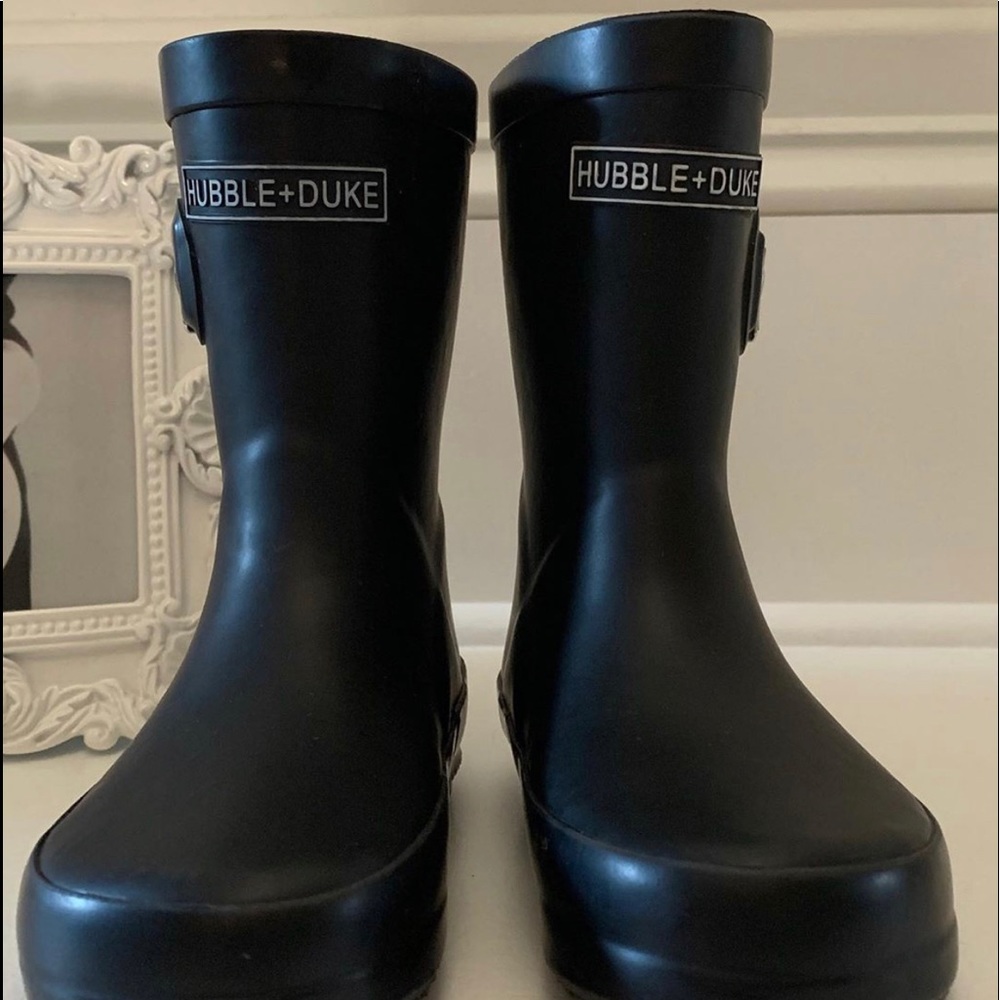 Black Hubble & Duke gum boots